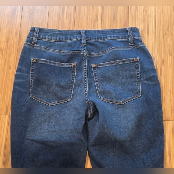 Maurcies Distressed Blue Jeans - Picture 8 of 9
